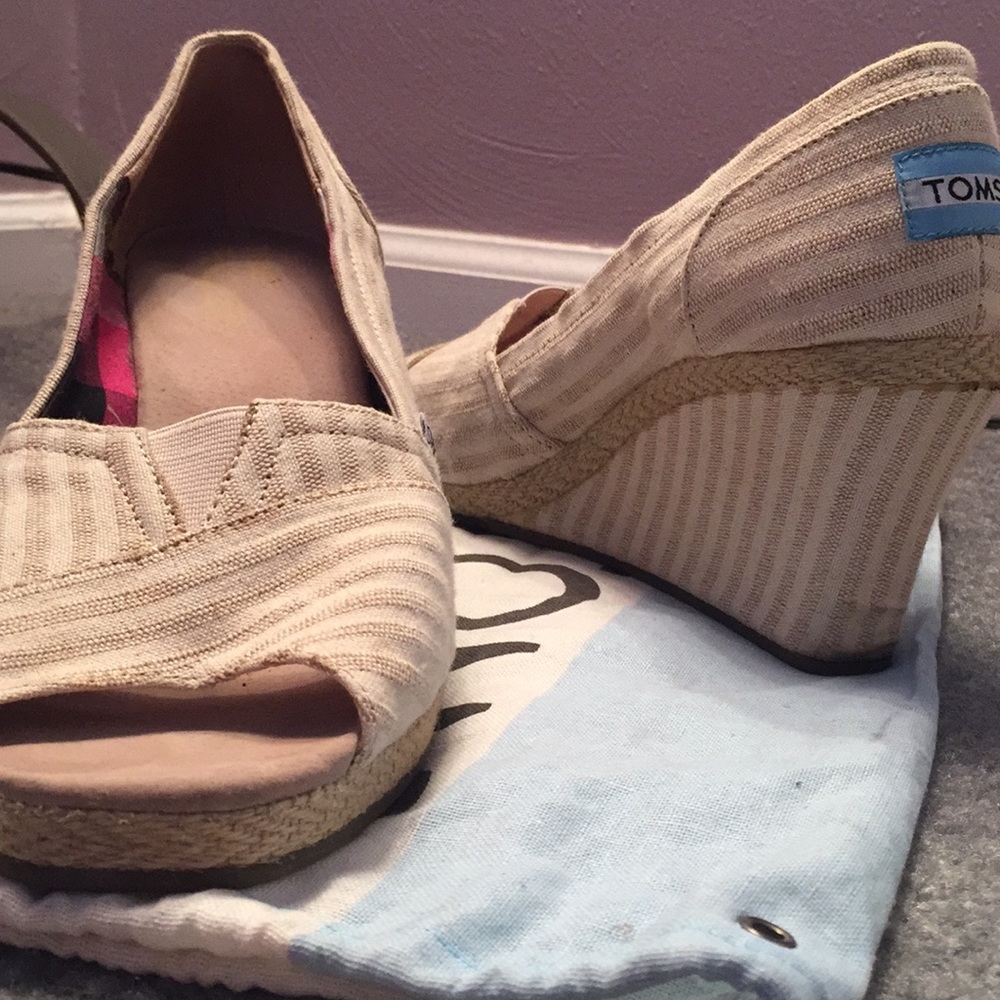 High heel wedge Toms shoes